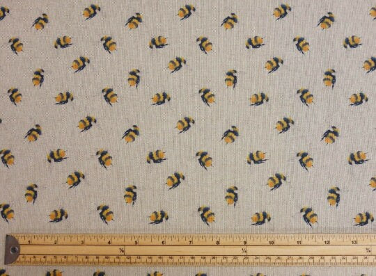 Bee Tablecloth , Bumble Bee Tablecloth , Buzzy Bumblebee Insect Tablecloth, Round Tablecloth , Square Tablecloth , Tablecloth UK