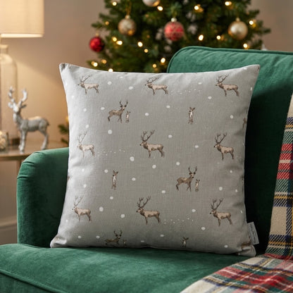 Sophie Allport Weihnachts-Kissenbezug mit Hirschmotiv