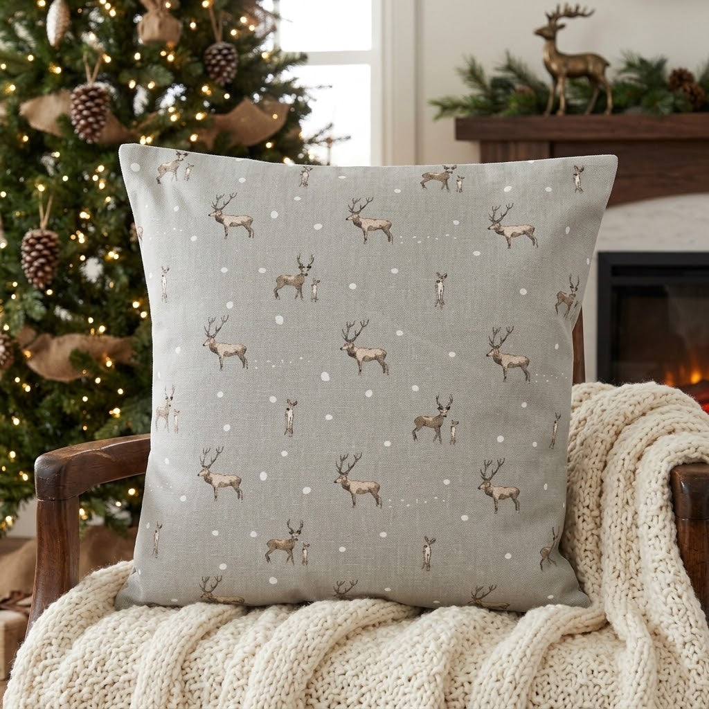 Sophie Allport Weihnachts-Kissenbezug mit Hirschmotiv