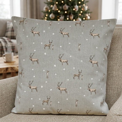 Sophie Allport Weihnachts-Kissenbezug mit Hirschmotiv