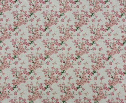 Tovaglia beige chiaro con fiori secchi