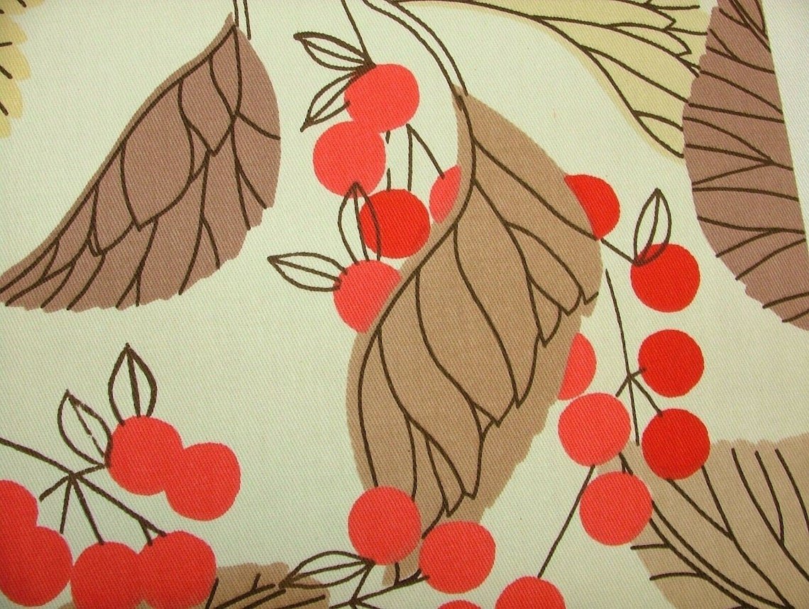 Christmas Berries Tablecloth Leaf Berry Red Beige Design 100% Cotton Handmade - CushionCoverAndDecor