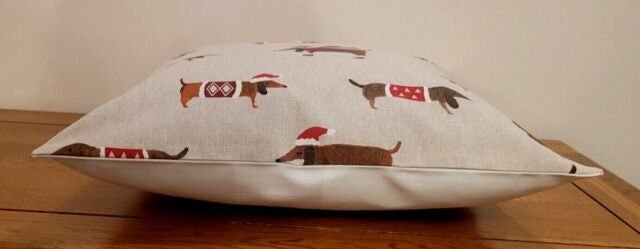 Christmas Cushion Cover Sausage Dog , Sausage Dog Pillow cover , Dogs Pillow , Cushion Cover UK 10" 12" 14" 16" 17" 18" 20" 22" 24" 26" - CushionCoverAndDecor