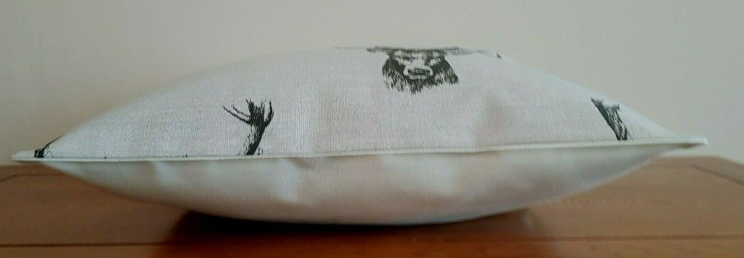 Christmas Cushion Cover Stags Head Rustic Taupe Beige Background Design 10" 12" 14" 16" 17" 18" 20" 22" 24" 26" Handmade 100% Cotton - CushionCoverAndDecor