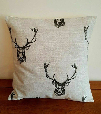 Christmas Cushion Cover Stags Head Rustic Taupe Beige Background Design 10" 12" 14" 16" 17" 18" 20" 22" 24" 26" Handmade 100% Cotton - CushionCoverAndDecor