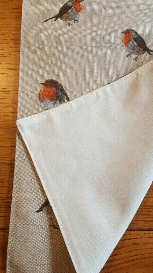 Christmas Robin Festive Table Runner - CushionCoverAndDecor