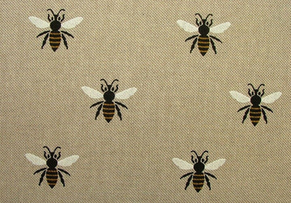 Honey Bee Tablecloth , Bumble Bee Tablecloth , Buzzy Bumblebee Insect Tablecloth, Round Tablecloth , Square Tablecloth , Tablecloth UK - CushionCoverAndDecor