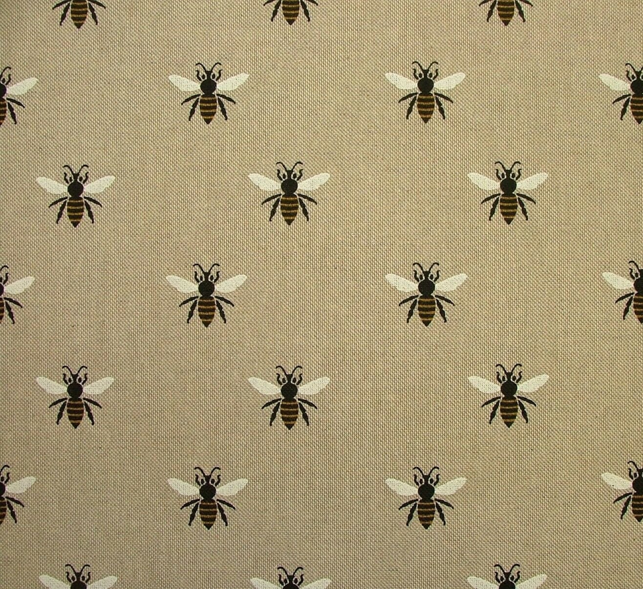 Honey Bee Tablecloth , Bumble Bee Tablecloth , Buzzy Bumblebee Insect Tablecloth, Round Tablecloth , Square Tablecloth , Tablecloth UK - CushionCoverAndDecor