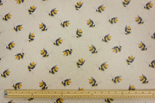 Bee Tablecloth , Bumble Bee Tablecloth , Buzzy Bumblebee Insect Tablecloth, Round Tablecloth , Square Tablecloth , Tablecloth UK