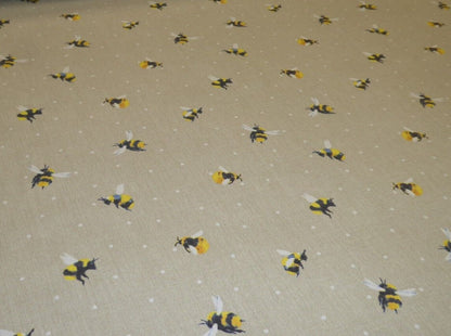 Honey Bee Tablecloth , Bumble Bee Tablecloth , Buzzy Bumblebee Insect Tablecloth, Round Tablecloth , Square Tablecloth , Tablecloth UK