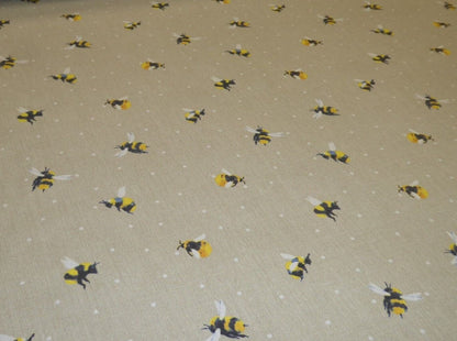 Honey Bee Tablecloth , Bumble Bee Tablecloth , Buzzy Bumblebee Insect Tablecloth, Round Tablecloth , Square Tablecloth , Tablecloth UK