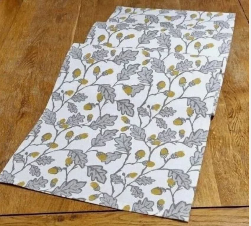 Acorn Trail Table Runner , Acorn Yellow Grey White Table Runner , Table Decoration , Autumn Table Runner , Various Size