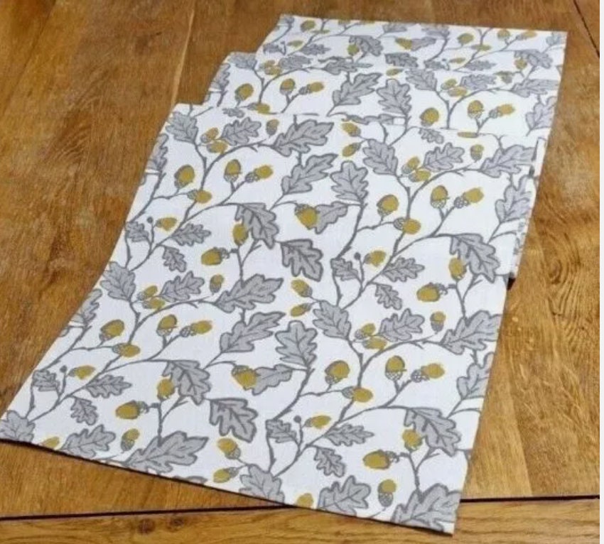 Acorn Trail Table Runner , Acorn Yellow Grey White Table Runner , Table Decoration , Autumn Table Runner , Various Size