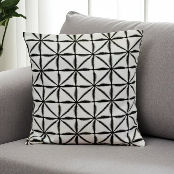 Fodera per cuscino Nussa Nero carbone Disegno geometrico astratto 10" 12" 14" 16" 17" 18" 20" 22" 24" 26" Clarke & Clarke Fatto a mano 100% cotone
