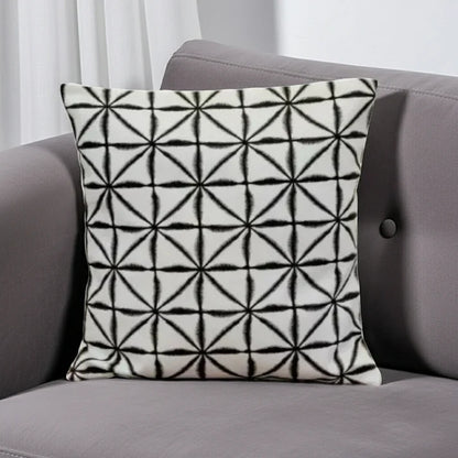Fodera per cuscino Nussa Nero carbone Disegno geometrico astratto 10" 12" 14" 16" 17" 18" 20" 22" 24" 26" Clarke & Clarke Fatto a mano 100% cotone