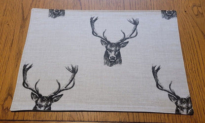 Stags Placemats , Wildlife Placemats , Christmas Fabric Placemats , Christmas Decor 100% Cotton Handmade - CushionCoverAndDecor